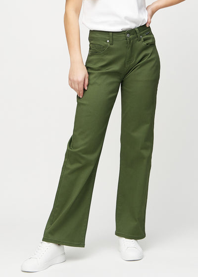 Loose-jeans til kvinner i mørkegrønn, fargen Renewals. Sett forfra på en modell, med romslig passform og vide ben.