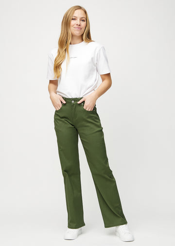 Loose-jeans til kvinner i mørkegrønn, fargen Renewals. Helhetsbilde av en modell med løstsittende jeans.