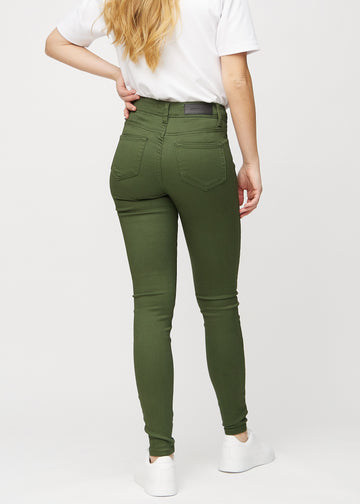 Skinny-jeans til kvinner i mørkegrønn, fargen Renewals. Sett bakfra på en modell, slik at hele passformen vises.