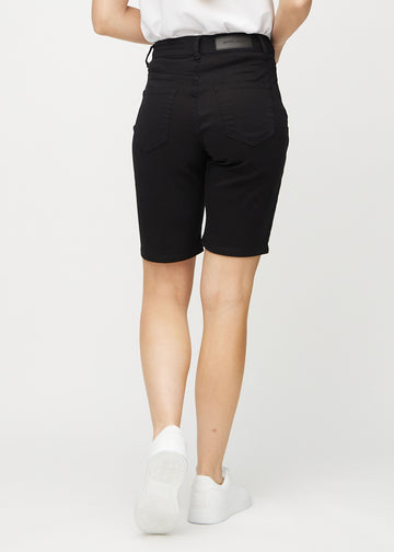 Svarte regular middle shorts sett bakfra, så man kan se hele produktet.
