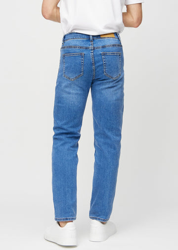 Denim regular jeans sett bakfra, så man kan se hele produktet.
