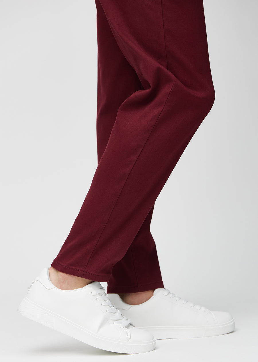 Anklene på en modell, så man kan se hvor løst jeansene sitter.